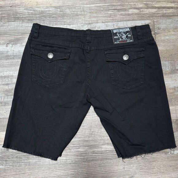 True Religion Jeans Joey Super T Cut-Off Shorts Flap Pockets Men Size 40 - Picture 1 of 10